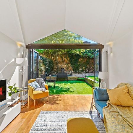 3 Bedroom Mews Home - Clapham Common - Free Private Parking - Sleeps 5 - Newly Refurbished - Sweetpea & Pillow Properties London Ngoại thất bức ảnh