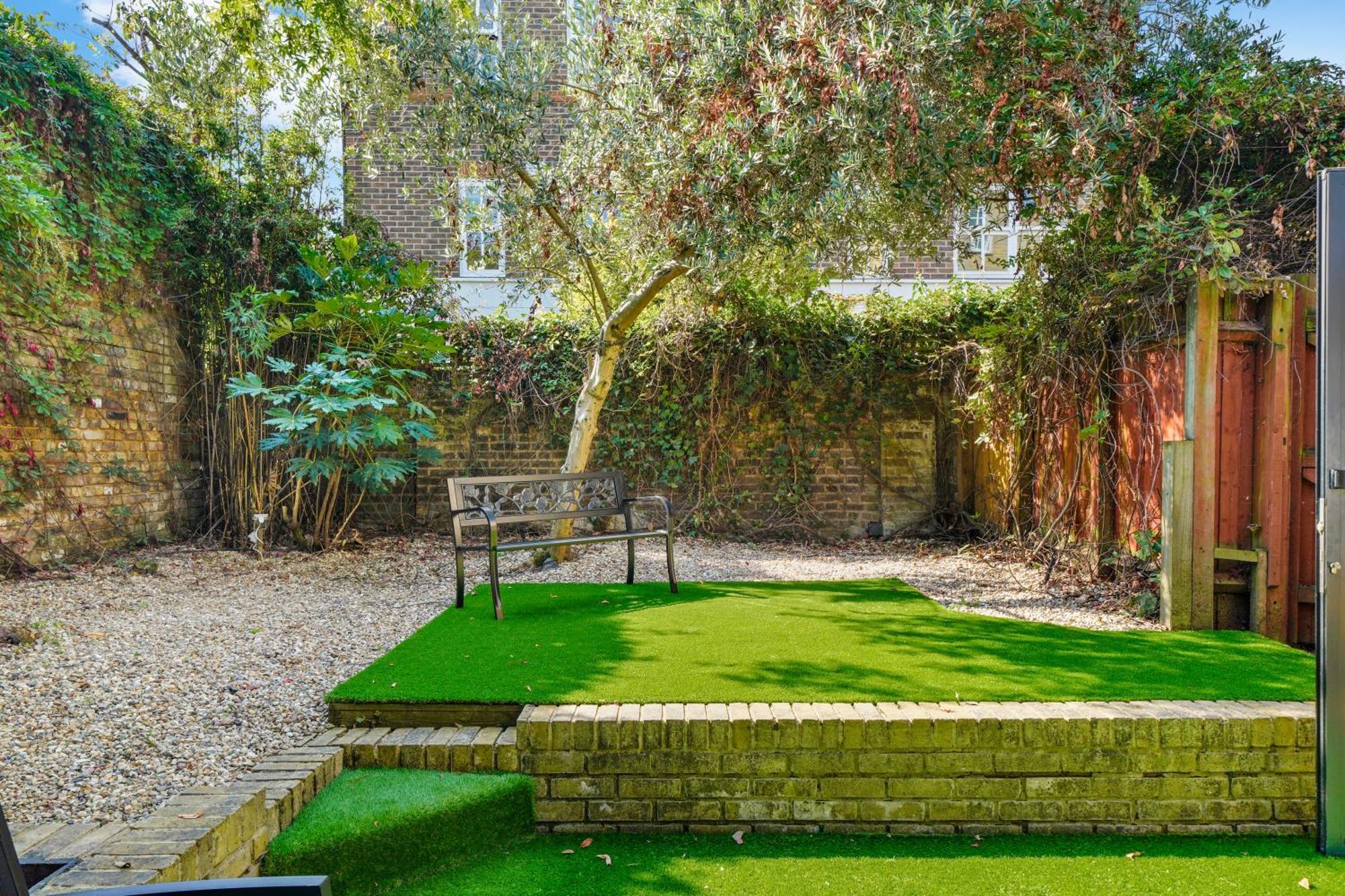 3 Bedroom Mews Home - Clapham Common - Free Private Parking - Sleeps 5 - Newly Refurbished - Sweetpea & Pillow Properties London Ngoại thất bức ảnh