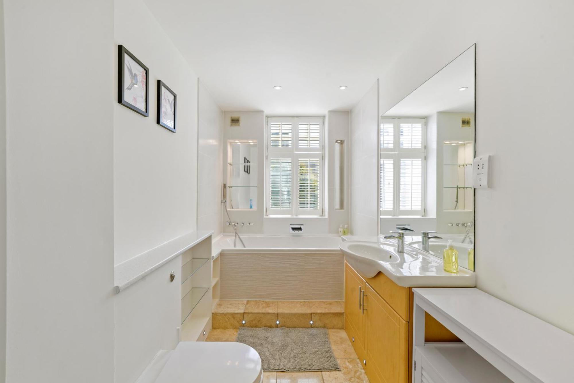 3 Bedroom Mews Home - Clapham Common - Free Private Parking - Sleeps 5 - Newly Refurbished - Sweetpea & Pillow Properties London Ngoại thất bức ảnh