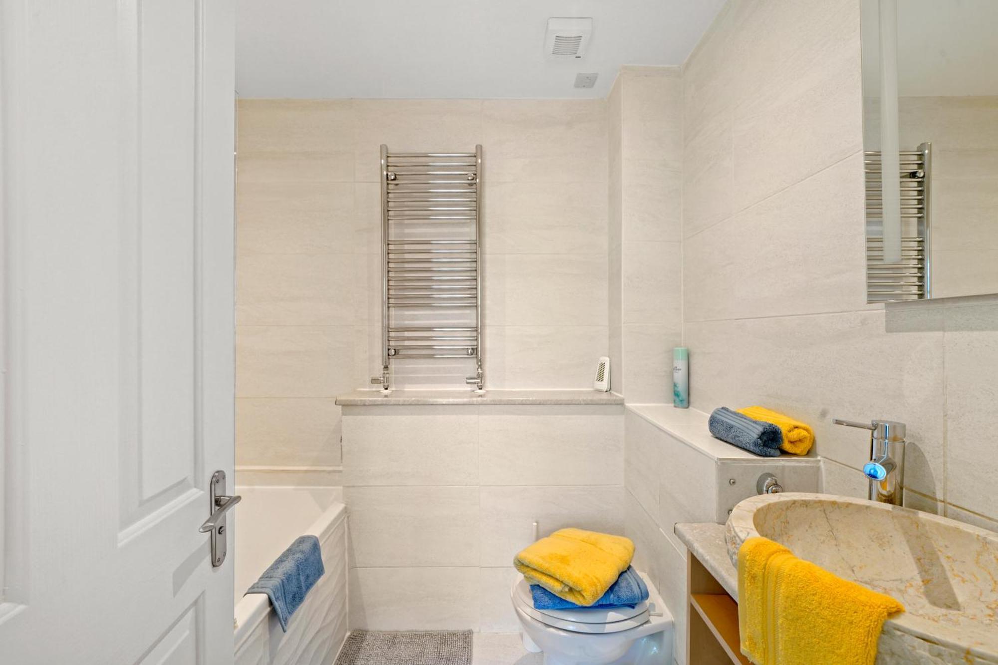 3 Bedroom Mews Home - Clapham Common - Free Private Parking - Sleeps 5 - Newly Refurbished - Sweetpea & Pillow Properties London Ngoại thất bức ảnh