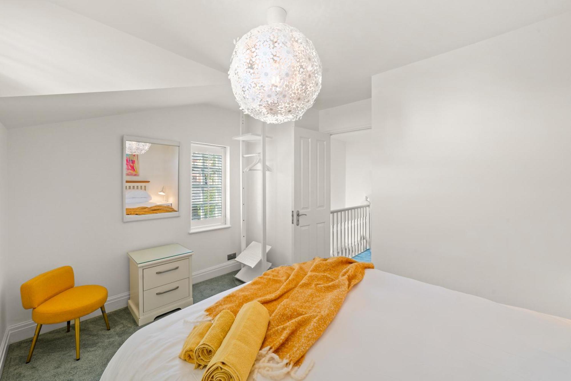 3 Bedroom Mews Home - Clapham Common - Free Private Parking - Sleeps 5 - Newly Refurbished - Sweetpea & Pillow Properties London Ngoại thất bức ảnh