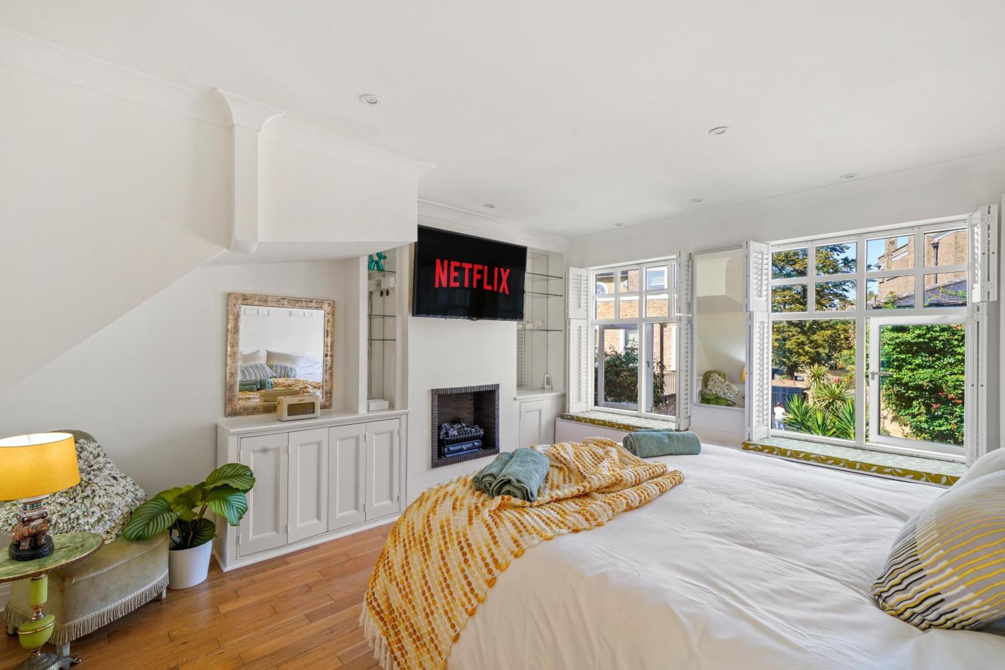 3 Bedroom Mews Home - Clapham Common - Free Private Parking - Sleeps 5 - Newly Refurbished - Sweetpea & Pillow Properties London Ngoại thất bức ảnh