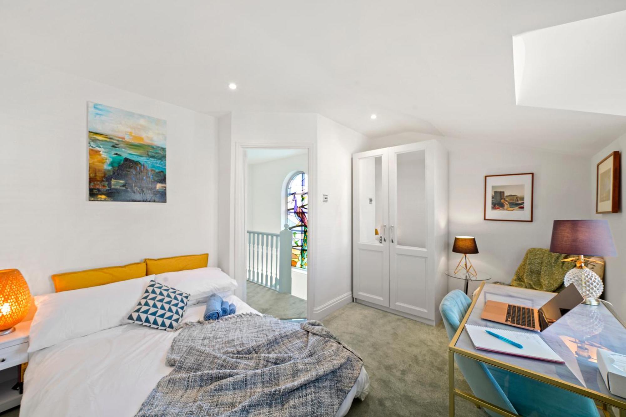 3 Bedroom Mews Home - Clapham Common - Free Private Parking - Sleeps 5 - Newly Refurbished - Sweetpea & Pillow Properties London Ngoại thất bức ảnh