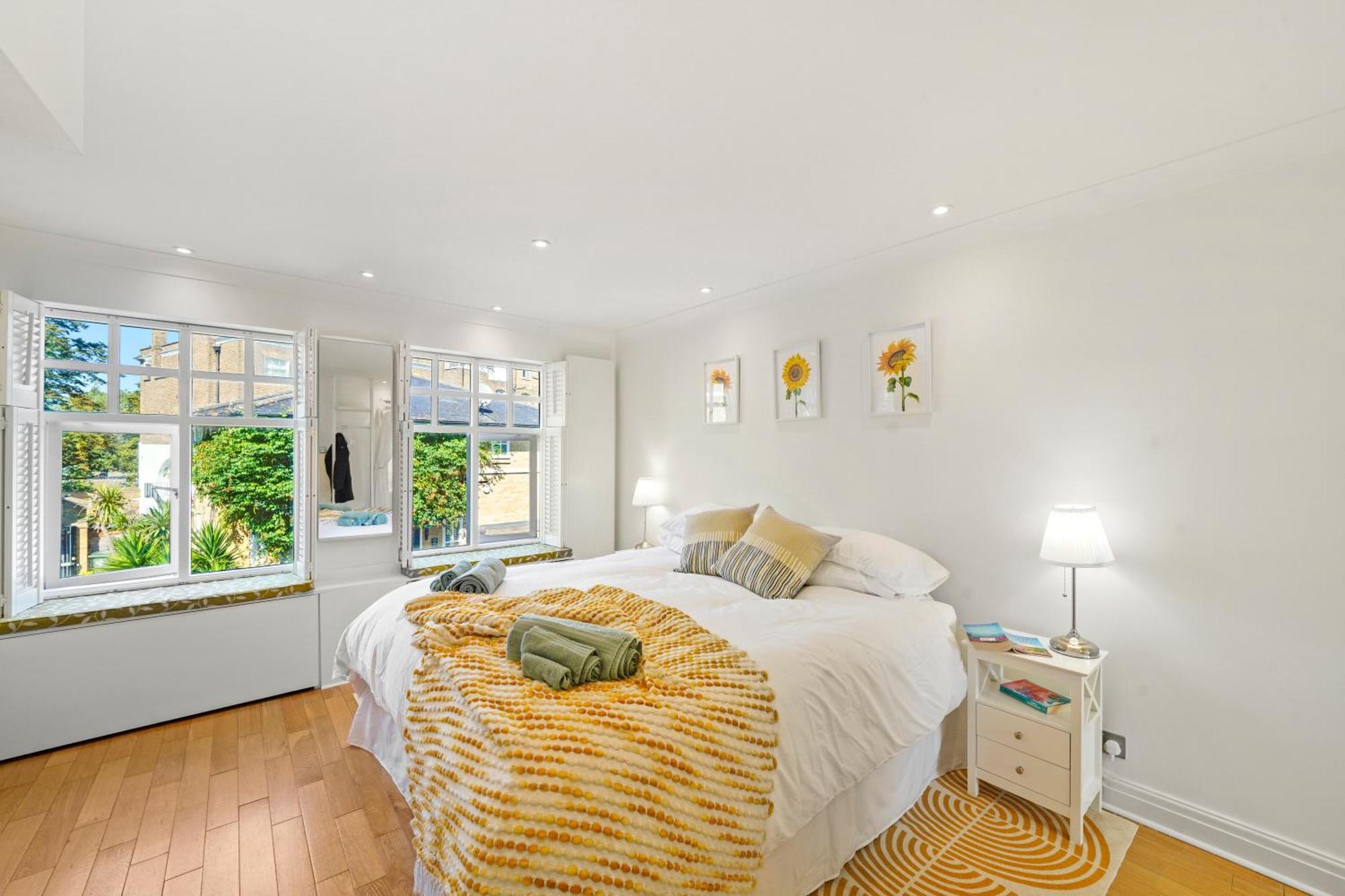 3 Bedroom Mews Home - Clapham Common - Free Private Parking - Sleeps 5 - Newly Refurbished - Sweetpea & Pillow Properties London Ngoại thất bức ảnh